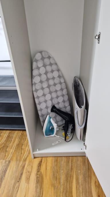 לונדון 2 Bedroom Apartment Near Station מראה חיצוני תמונה